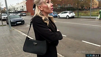 I Meet A Blonde Girl In The Middle Of The Street And We Fuck In Public - Angie Lynx