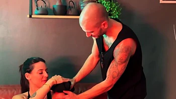 A nice surprise for Anissa - Jacquie et Michel TV