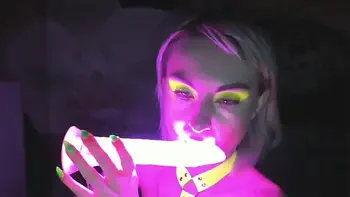 kelly copperfield deepthroats LED glowing dildo on webcam