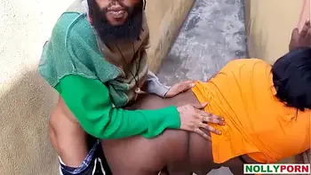 Strawberry Tripsy Caught Fucking Landlord's At The Backyard Publicly