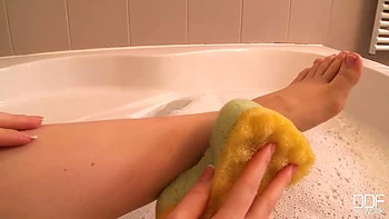 Toe Time in the Tub