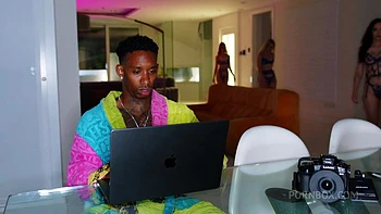 MI mujer y sus amigas se compran nueva lenceria para que deje