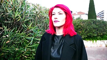 Oney, 23, welcomes us to her home in Aix-en-Provence to try... anal! - Jacquie et Michel TV