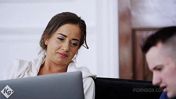 BF Catches His Slutty Girlfriend On Webcam & Records A Sex Show For Her Fans