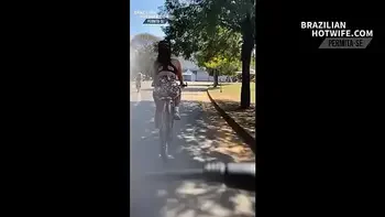 DANDO UMA VOLTA DE BICICLETA PARQUE IBIRAPUERA COM SHORT TODO SOCADO
