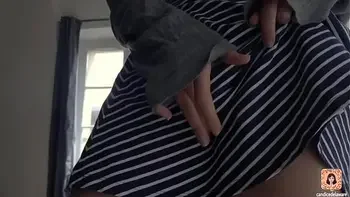 upskirt pussy no panties in public
