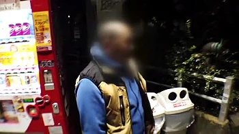 Hカップのムチムチ巨乳美女が生着替えして大好きな中年男にエステ