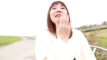 ムチムチボディの巨尻美塾女が乳首愛撫と手マンでキュートに色っぽく喘ぐ