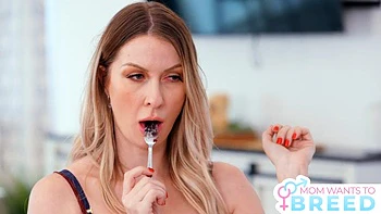 Sydney Paige Surprises Stepson with her Sweet Moist Cunt Laid Out and Ready to be Bred S6:E3: Porn