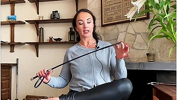 How To Bdsm! What To Do With A Riding Crop?