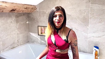 Baroness Faith knows how to reward... - Jacquie et Michel TV