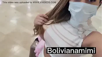 Sem calcinha no aeroporto de Cancun    Video completo no bolivianamimi.tv