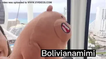 Masturbandome y haciendo squiet en la rueda gigante... los chicos de la cabina de al lado disfrutaron el show  Video completo en bolivianamimi.tv