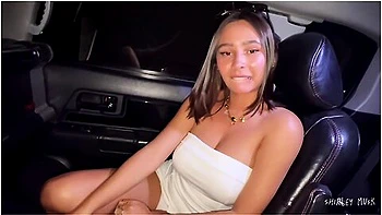 Wtf ??? , This Insane Girl Really Knows How To Pay For A Lift