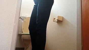 Japanese MILF Mayumi Kanzaki Solo Pee Fetish Toilet Pissing at Home