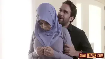 Aaliyah Hadid In Way To Make Peace