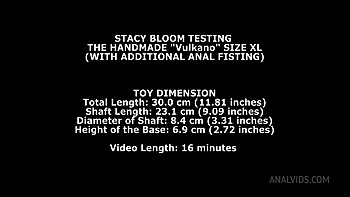 Stacy Bloom Testing The Handmade Vulkano Size XL (With Additional