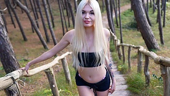 Kelsey Kage and her husband in romantic action