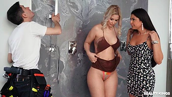 FFM threesome with sexy chicks - Mariska and Sharon White