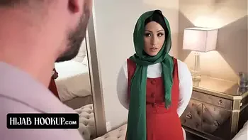 Hijab Beauty Goldie Glock Wants Some Sexy Lingerie And Hard Cock