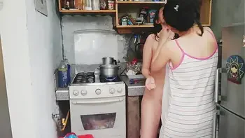 Ella esta enojada, pero tuvimos sexo en la cocina!!!