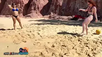 PERDEMOS A BUCETA E BOQUETE NO FUTEBOL PARA UM HOMEN QUE APARECEU DO NADA NA PRAIA - TRISAL - THREESOME - FUDEDORDEBUCETA2017 E LORRANY EXOTICA