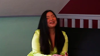 Kyara takes Emmy to total lust... - Jacquie et Michel TV