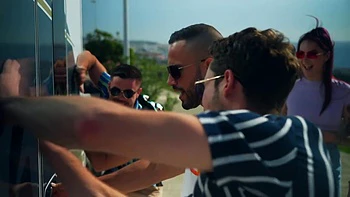 Very convincing hitchhikers - Jacquie et Michel TV