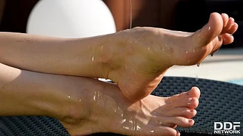 Blonde's XXX Solo Summer