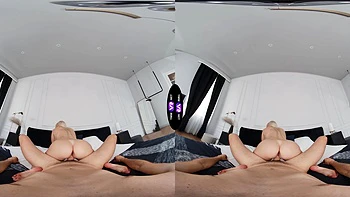 Short-haired Jessie Ames fucks in pov with a big dick