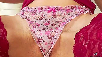 Foxy Love In Amazing Russian Milf Masturbates In The Living Room