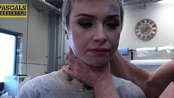 Short haired skinny wife Tabitha Poison rubbing her pussy