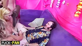 Siri Dahl, Samantha 38g And Nikki Sexx In Sneaky Nikki And Samanthas Big Ass Porn