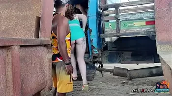 LEVEI UMA AMIGA PARA COMPRAR UM CAMINHAO - DEI MINHA BUCETA E GANHEI DESCONTO Ft. LORRANY EXOTICA E MARCIO BAIANO OFFICIAL