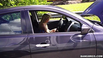 Blonde in Distress is a Freak Unleashed