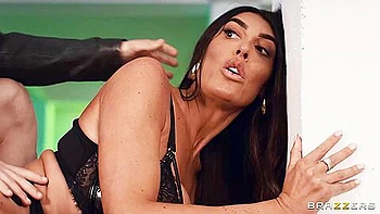 Whorish Milf Ava Knoxx Gets Fucked In The Garage - Jordi El Nino Polla And Ava Koxxx