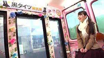 07080,A woman who screams in agony