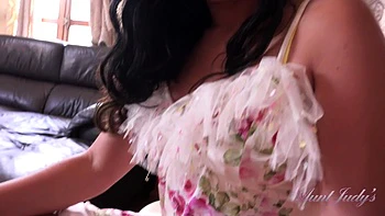 POV : Horny MILF Linda Del Sol Brings You Back to Her Place