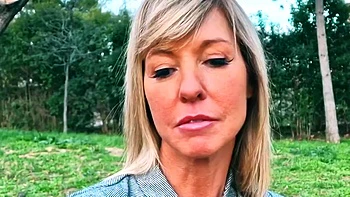 Rose and Josh find a complicity thanks to their host - Jacquie et Michel TV