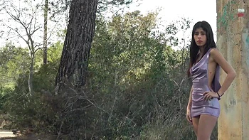 Latina mell blanco shows her nice ass in the thong outdoors