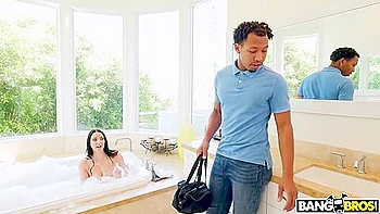 Ricky Bathtub - Ricki White