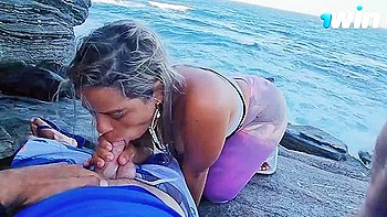 Amazing super-steamy milf blowjob on rocks, public deepthroating!
