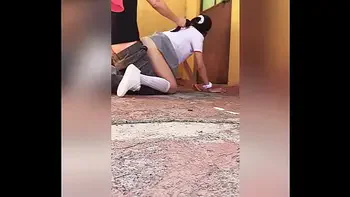ALUMNOS de la TÉCNICA Teniendo SEXO en el Receso del Colegio Mientras la Directora Habla en el Micrófono !