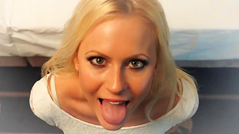 Sexy Babe Solo Dildo Play