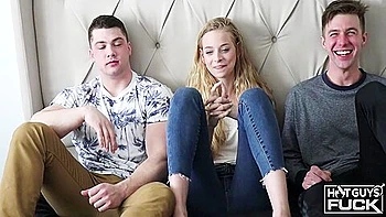 Caden Carli & Sarah Sunday Team Up To Enjoy Collin Simpson