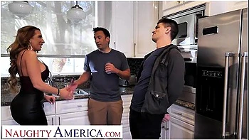 Richelle Ryan Soaps Up With Friends Husband