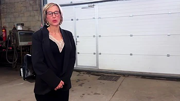 Antonio fools around with the maid - Jacquie et Michel TV