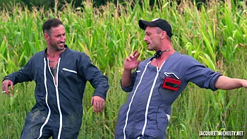 Cristina, language expert... but not only that! - Jacquie et Michel TV