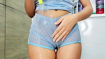 showing her wet camel toe, sharing her pussy in the