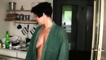 Fisting-Spa mit einer reifen deutschen Amateurin zu Hause -